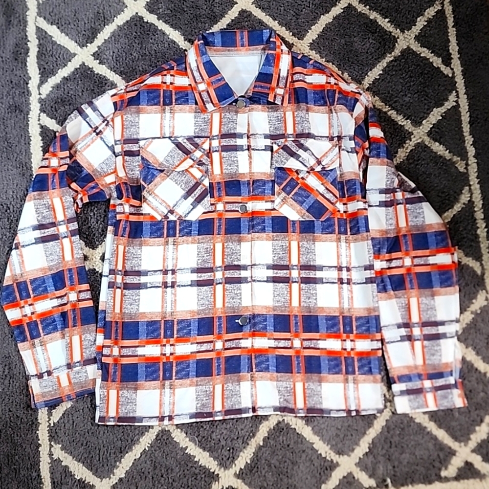 womens light weight shacket !